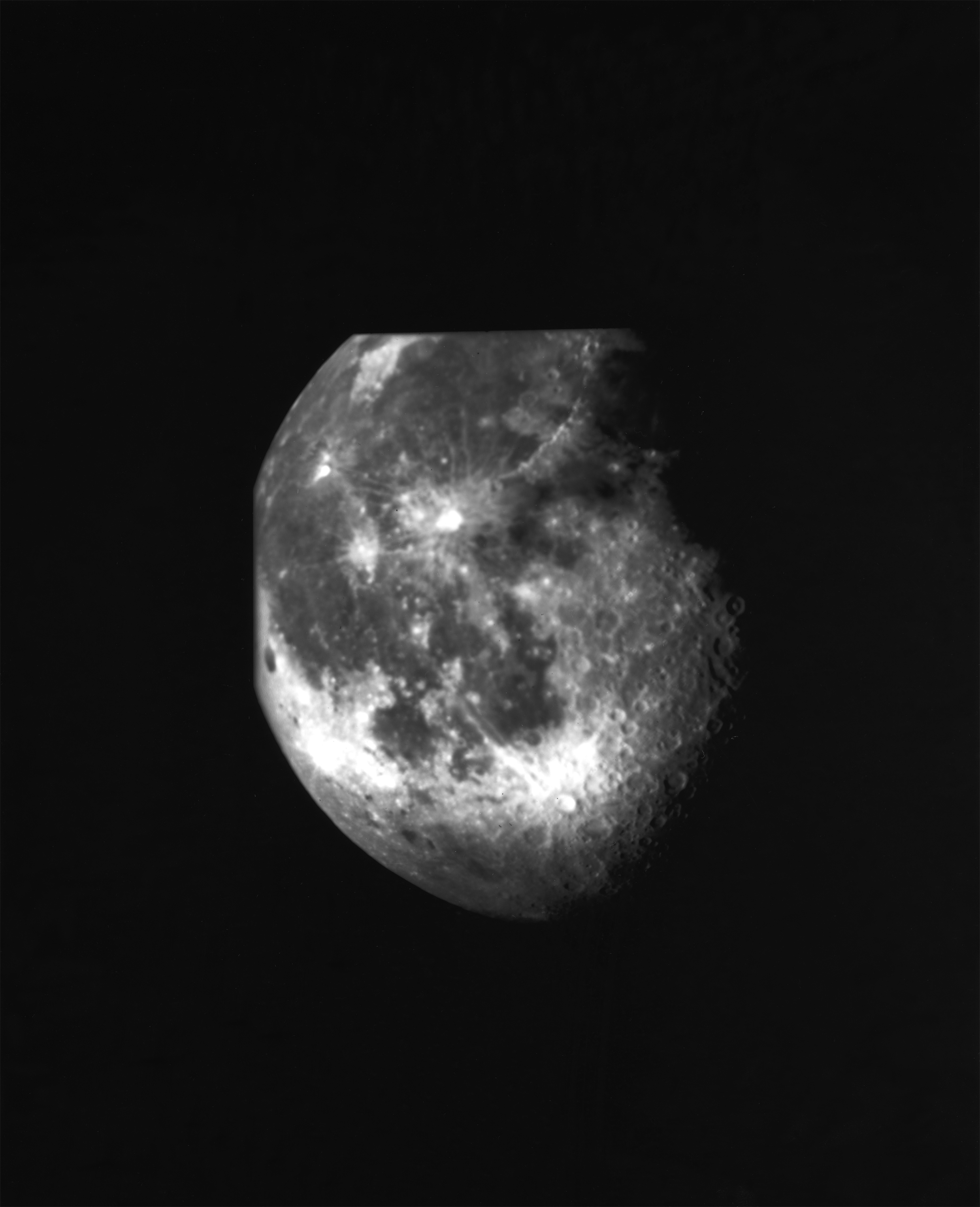 _8bit_gray_MOON_TP-1_cropped_levels_cleaned_[300dpi]_105